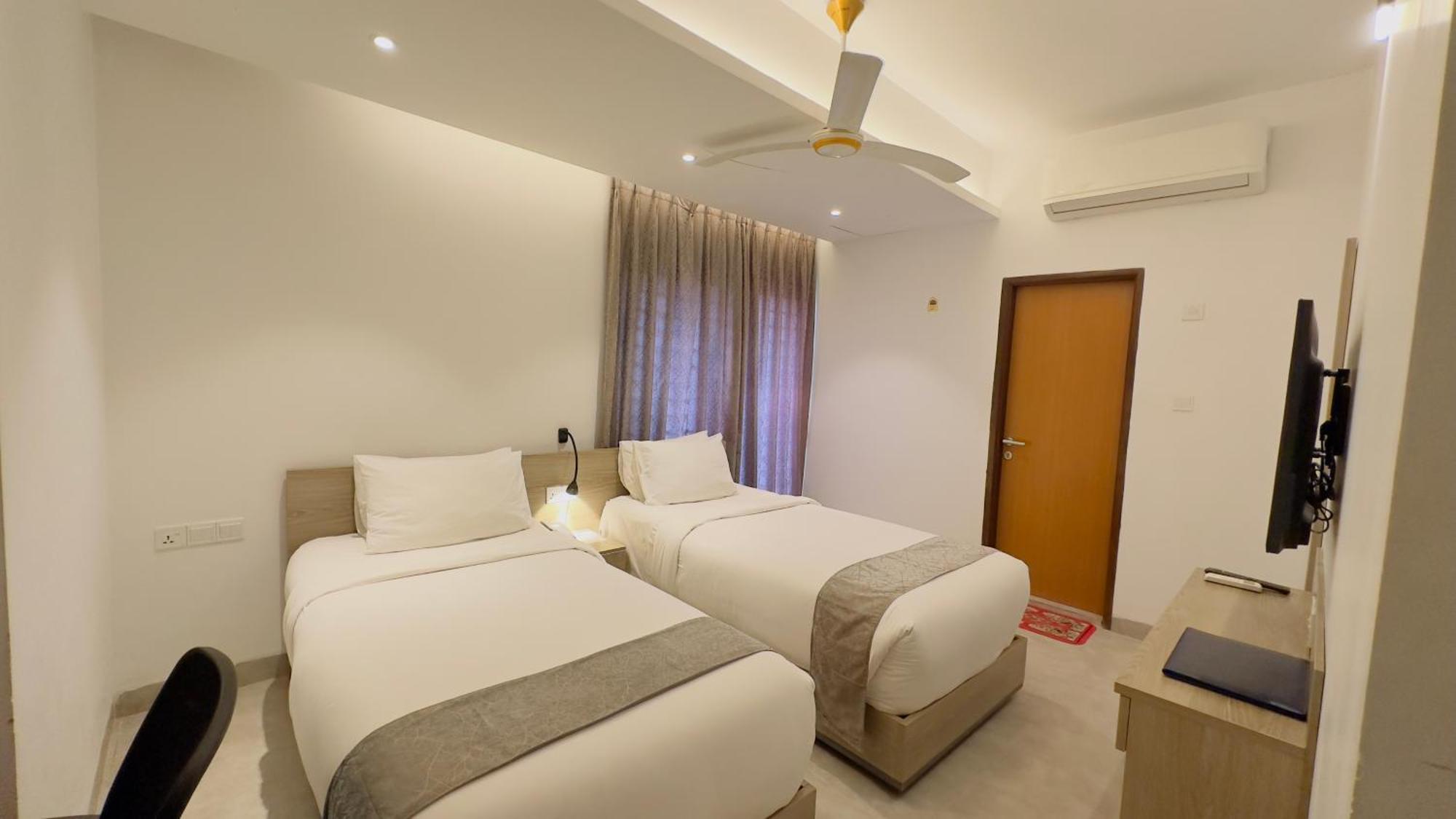 Priyo Nibash Stylish Residential Hotel Dhaka Exterior photo